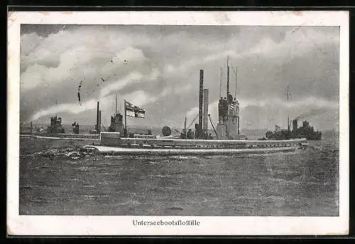 AK Unterseebootsflottille und Torpedoboot im Manöver, U-Boot