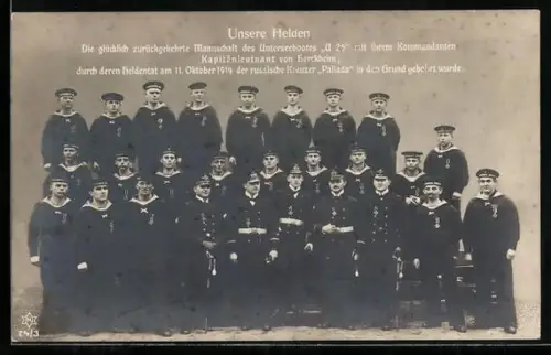 AK Mannschaft des U-Bootes U-26 mit Kapitänleutnant von Berckheim, 11.10.1914 russischer Kreuzer Pallada versenkt