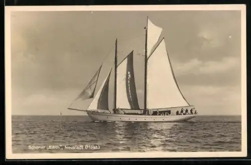 AK Schoner Edith aus Neustadt /Holst. unter vollen Segeln