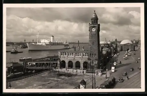 AK Hamburg, Passagierschiff Arcadia vor den St.-Pauli-Landungsbrücken