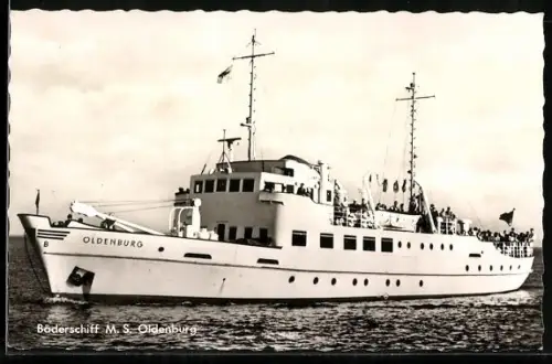 AK Bäderschiff M. S. Oldenburg auf See, Passagierschiff
