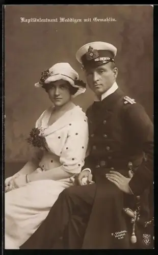 AK Kapitänleutnant Otto Weddigen mit Gemahlin, Kmdt. von U-Boot U-9, mit Pour le Mérite und EK I 1914