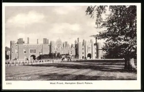 AK Hampton Court Palace, West Front