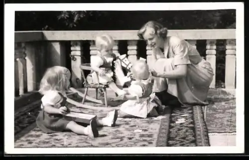 Foto-AK Die Kinder von Kronprinz Otto von Österreich und Regina von Sachsen-Meiningen