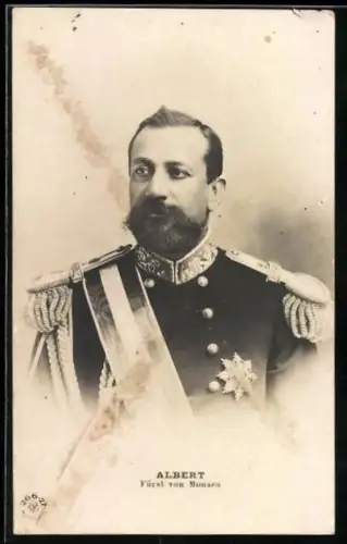 Foto-AK Fürst Albert von Monaco in Uniform