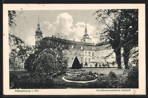 AK Oldenburg i. Gr., Grossherzogliches Schloss mit Grünanlage