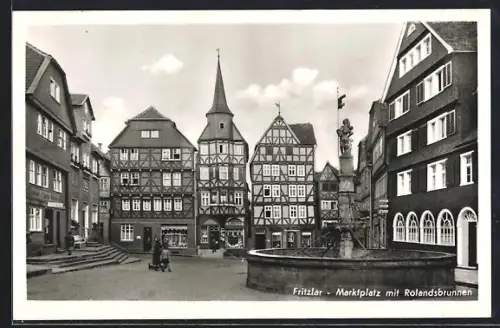 AK Fritzlar, Marktplatz mit Rolandsbrunnen