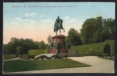 AK Schwerin i. M., Denkmal des Grossherzogs Friedrich Franz II