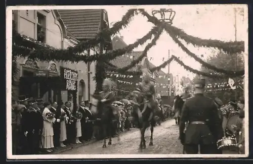 Foto-AK Kapellen /Erft, Strasse im Festschmuck