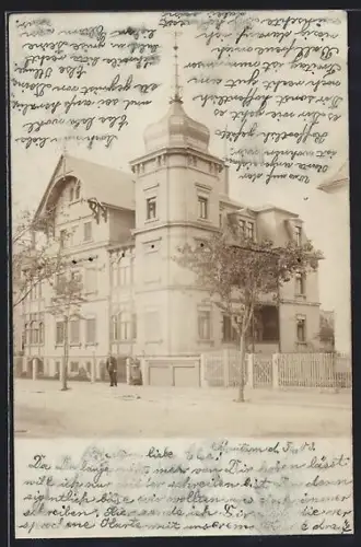 Foto-AK Bautzen, Strassenpartie mit Villa