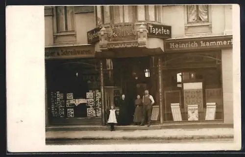 Foto-AK Ratingen, Tapeten- und Ansichtskartengeschäft Heinrich Lammert in der Bahnstrasse, 1915