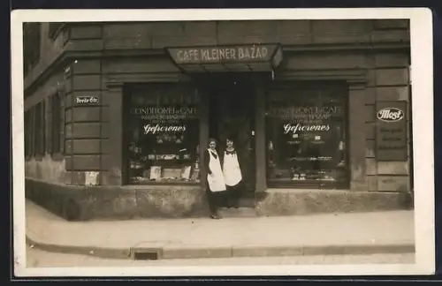Foto-AK Berlin, Cafe Kleiner Bazar, Strasseneck Breite Strasse