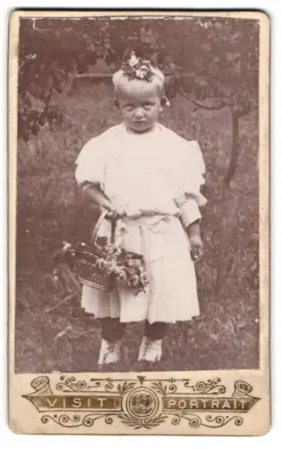 Fotografie unbekannter Fotograf und Ort, Marie Josi Koldorska als Kleinkind