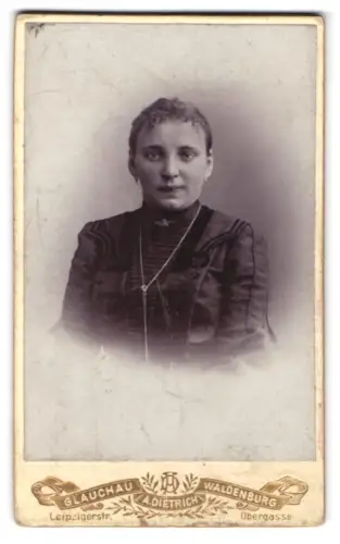 Fotografie A. Dietrich, Glauchau, Leipzigerstr, Porträt von Elsa Hurtig