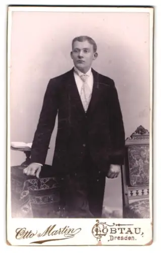 Fotografie Otto Martin, Dresden-Löbtau, Reisewitzerstr. 18, Herr Lehmann im Anzug