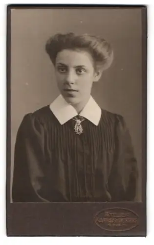 Fotografie Atelier Kaufhaus des Westens, Berlin, Elegantes Porträt eines Mädchens