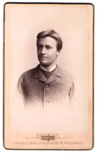 Fotografie Adele K.K. Hof-Atelier, Wien, Wallfischgasse 11, Leon im Porträt 1889