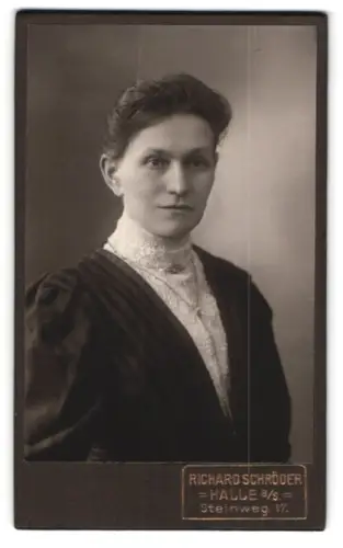 Fotografie Richard Schröder, Halle, Steinweg 17, Jenny Stier im Porträt