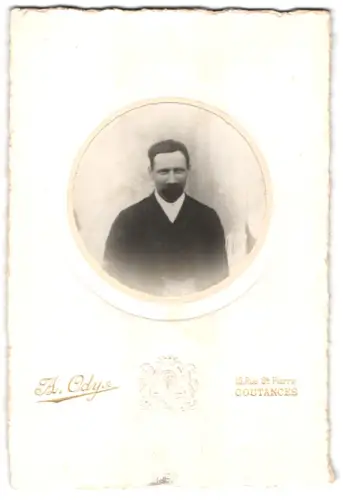 Fotografie A. Ody, Coutances, Rue St Pierre 10, Portrait eines Herrn