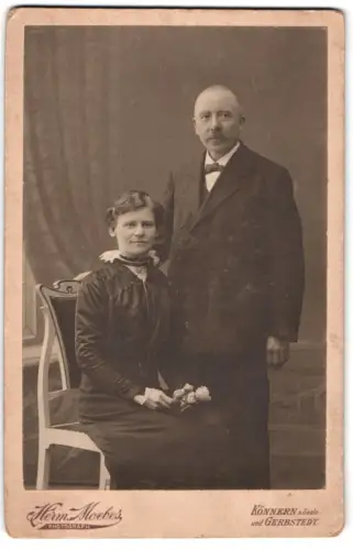 Fotografie Herr Moebes, Könnern a. Saale, Paarporträt auf Stuhl