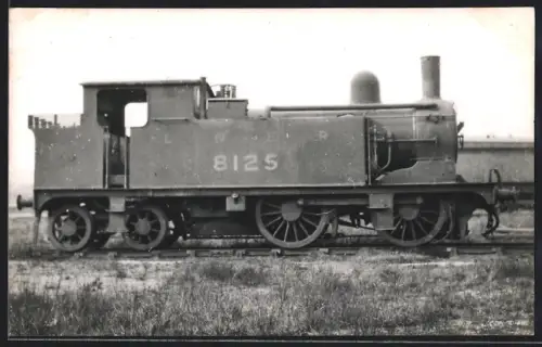 Fotografie britische Eisenbahn, Dampflok, Lokomotive No. 8125