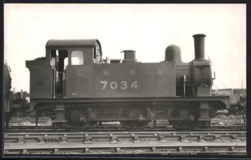 Fotografie britische Eisenbahn LNER, Dampflok, Lokomotive No. 7034
