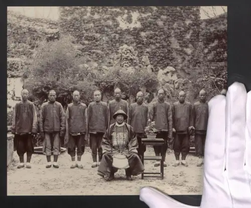 Fotografie Ansicht Shandong, Tien-Min Lee der kommandierende General von Shandong mit Gefolge, Qing-Dynastie