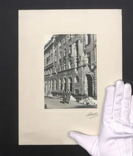 Fotografie Ansicht Wien, Blick auf das Arbeiterheim in der Klausgasse nach der Beschiessung der Februarkämpfe 1934