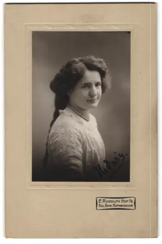 Fotografie E. Rudolph, Hof, Porträt einer jungen Frau 1912