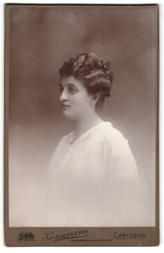 Fotografie Hügemann, Carlsbad, Rose im Seitenprofil