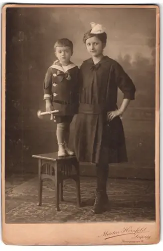 Fotografie Martin Herzfeld, Leipzig, Thomassgasse 4, Käte und ihr Bruder Hardi als Kinder