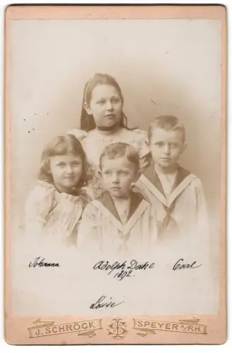 Fotografie J. Schröck, Speyer am Rhein, Mühlthurn-Strasse 10, Johanna, Luise, Adolph und Carl Dahe 1892