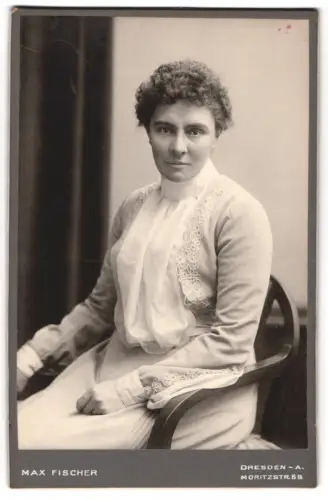 Fotografie Max Fischer, Dresden, Moritzstr. 8B, Porträt von Anni Richter