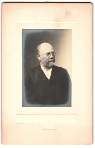 Fotografie Fotograf unbekannt, Stuttgart, Professor J. Bresi 1901
