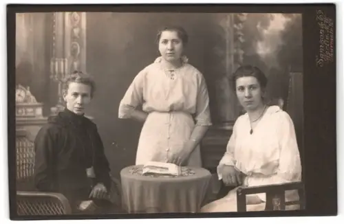Fotografie Samson & Co., Berlin, Thurm Str. 16a, Frau Meyer mit ihrern Töchtern Anna und Hedwig