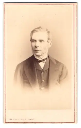 Fotografie Bergamasco, St. Petersburg, Perspektive de Newsky 20, Porträt eines Mannes in Anzug