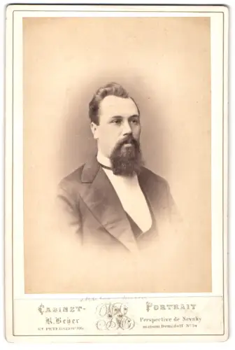 Fotografie R. Beier, St. Petersburg, Perspective de Nevsky, Porträt eines Mannes