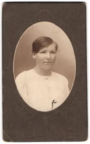 Fotografie Karl Kofoed, Rönne, Torvegade 5, Porträt einer jungen Frau