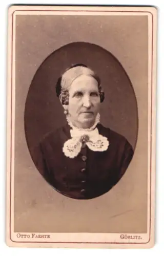 Fotografie Otto Faehte, Görlitz, Grüner Graben 24, Porträt einer älteren Dame