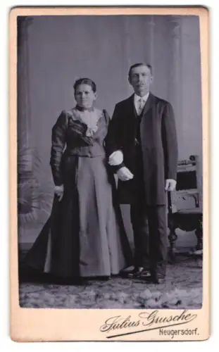 Fotografie Julius Grusche, Neugersdorf, Elegantes Paar im Atelier