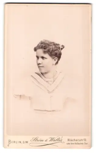Fotografie Stróm & Waller, Berlin, Blücherstr. 13, Porträt einer jungen Frau