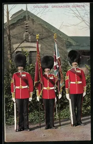 AK Colours Grenadier Guards, Britische Soldaten in Uniformen mit Fahnen