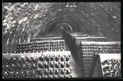 AK San Sadurni de Noya, Casa Codorniu, Botellas en pupitres, Wein