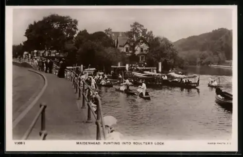 AK Maidenhead, Punting into Boulter`s Lock