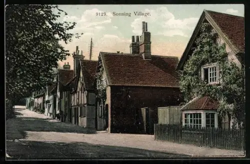 AK Sonning, Village