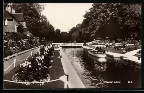 AK Sonning, Lock