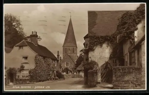 AK Shere, Strassenpartie mit Kirche