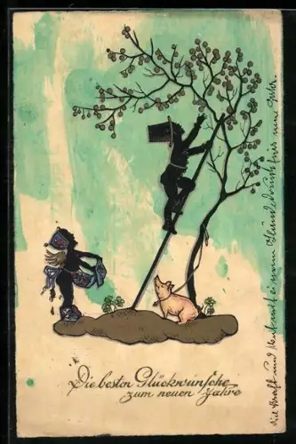 AK Junge klettert auf einen Baum um Früchte zu pflücken, unter ihm ein Glücksschwein und Klee, Neujahr