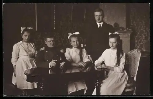 AK Die Kinder von König Friedrich August von Sachsen mit Dackel