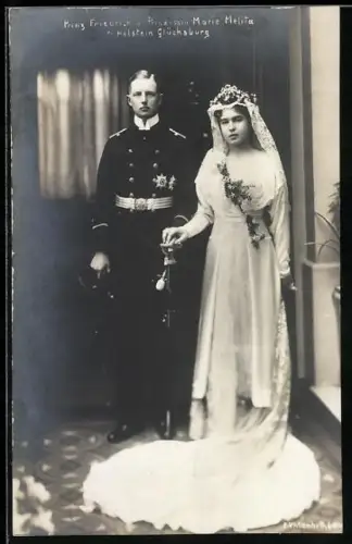 Foto-AK Uniformfoto Prinz Friedrich u. Prinzessin Marie Melita v. Holstein Glücksburg